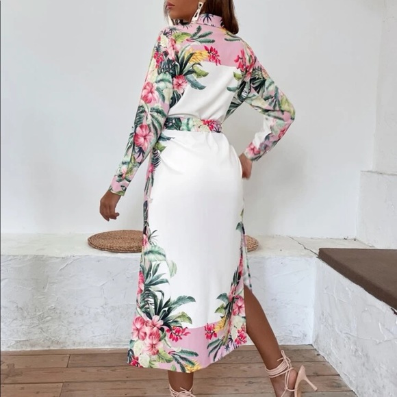 Floral print button front dress with belt - Picture 3 of 4